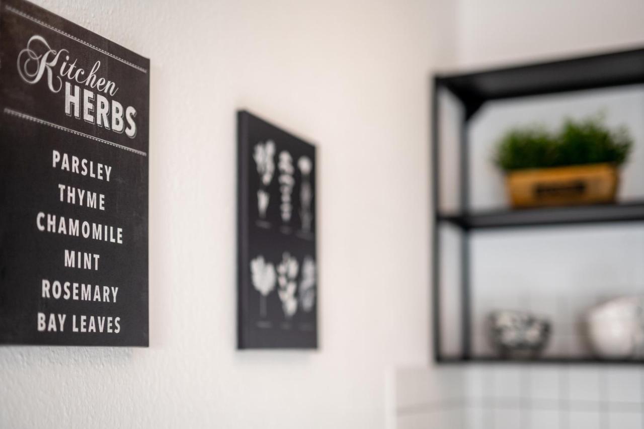 Moderne Eg-Wohnung In Sudenburg Mit Parkplatz, Top Anbindung Magdeburg Luaran gambar